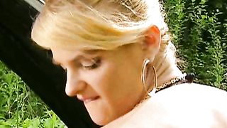 Milf francese scopata da un meccanico