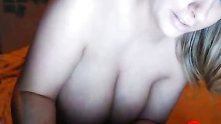 Bionda milf tettona in cam