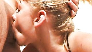 Rimming anale per bionda tettona sexy