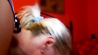 Vicktoria tettona bionda amatoriale