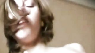 Troietta teen scopata da cinquantenne peloso