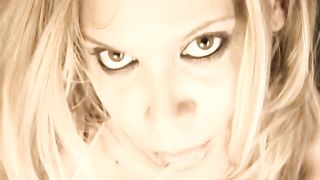 Teen amatoriale al suo primo porno