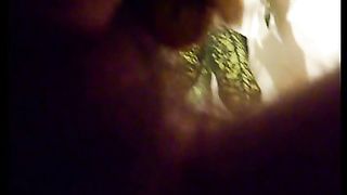 Coppia di studenti scopano in un dormitorio