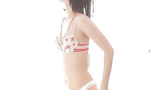 Dolce brunetta scopata dal suo massaggiatore