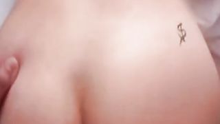 Sborrata sul culo di mamma