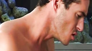 Casalinga sexy scopata in cucina