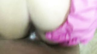 Bruna amatoriale scopa uno straniero in pubblico