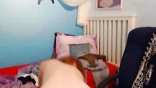 Striptease in cam di rossa babe