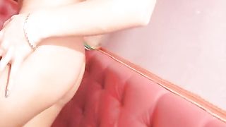 Natasha Kiss si masturba