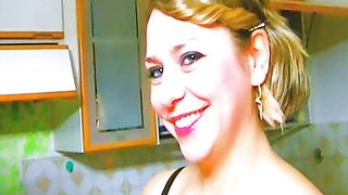 Bionda milf italiana in POV