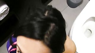 Bella fidanzata scopata in bagno