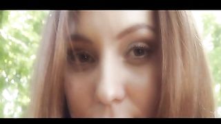 Nataly Von eccitante stripper