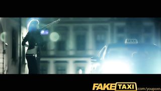 Anteprima del video: Kiera Winters succhia un cazzo grosso