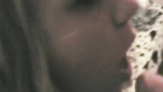 Bionda porca di Firenze fa pompini