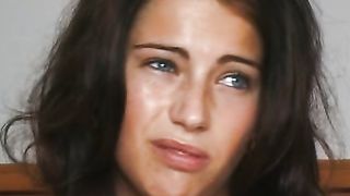 Anteprima del video: Bellissima jovencita lo prende in culo