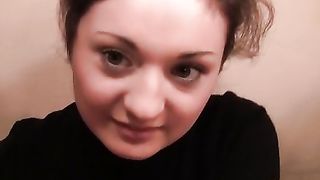 Giovane ragazza scopa per 120 dollari