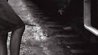 Rossa gioca con un dildo in cam