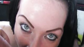 Clip spycam con amatoriale tatuata