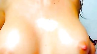 Collegiale bruna si masturba in cam