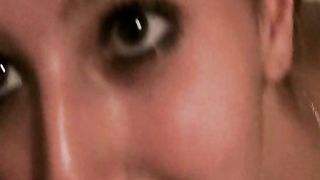 Anteprima del video: Teen bruna amante del piacere