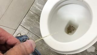 Nel cesso d’ikea mi sego mmmm