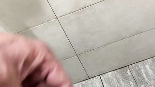 Nel cesso d’ikea mi sego mmmm