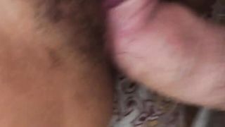 Le scivola dentro nella figa bagnata al massimo...