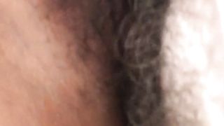 Le scivola dentro nella figa bagnata al massimo...