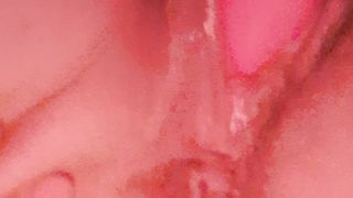 Anteprima del video: Mia moglie gode con un dildo...