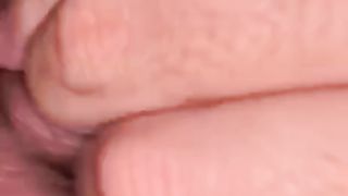 Giovane amica maiala si masturba per me