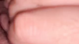 Giovane amica maiala si masturba per me