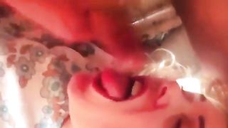 Sega mattutina con pompino e sborrata in bocca