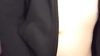 Si masturba tette e figa...