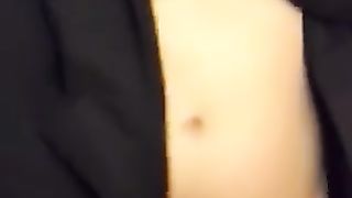 Si masturba tette e figa...