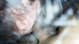 MI SUCCHIA IL CAZZO FINO IN FONDO LA PUTTANA