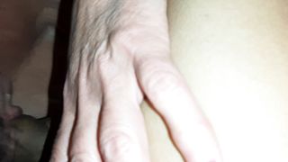 MI SUCCHIA IL CAZZO FINO IN FONDO LA PUTTANA