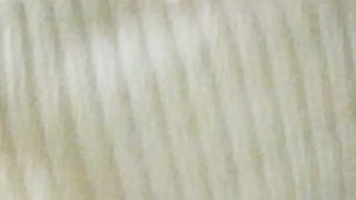 Bionda col pisellone in bocca