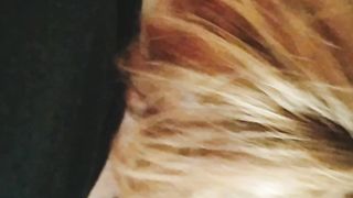 Bionda col pisellone in bocca