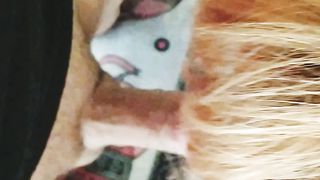 Bionda col pisellone in bocca