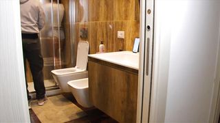 L'idraulico sfonda tutti i buchi di Giulietta Sexy