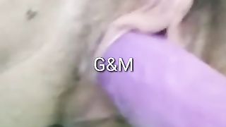 VENGO MENTRE MI SFONDO LA FIGA CON UN VIBRATORE