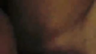 Me lo sbatte sulla fica