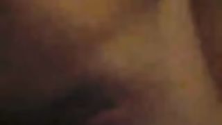 Me lo sbatte sulla fica