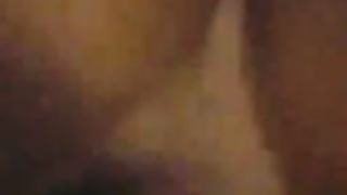 Me lo sbatte sulla fica