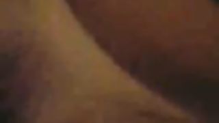 Me lo sbatte sulla fica