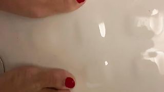 Golden Rain sui piedi di CoppiaGiocosa