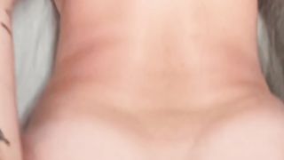 Anteprima del video: Sborrata sul culo  mentre si allarga le chiappe