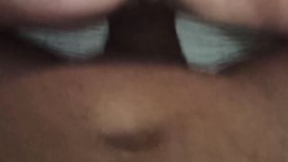 Sborrata sul culo  mentre si allarga le chiappe