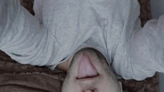 Bel maschio Gay si sega e sborra