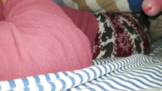 Anteprima del video: Schizzo su mia moglie che dorme